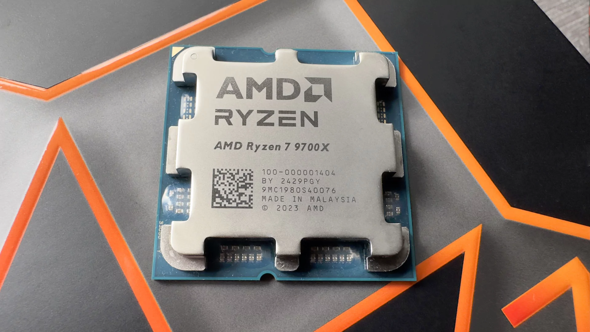 پردازنده ای ام دی مدل Ryzen 7 9700X 8C/16T BOX